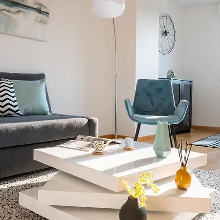 Immotovo - Moderne - Paris 8 Min - Parking - Netflix Appartement *